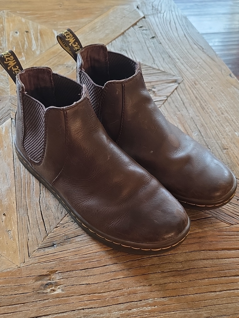 Dr. Martens leather Chelsea  boots! Doc